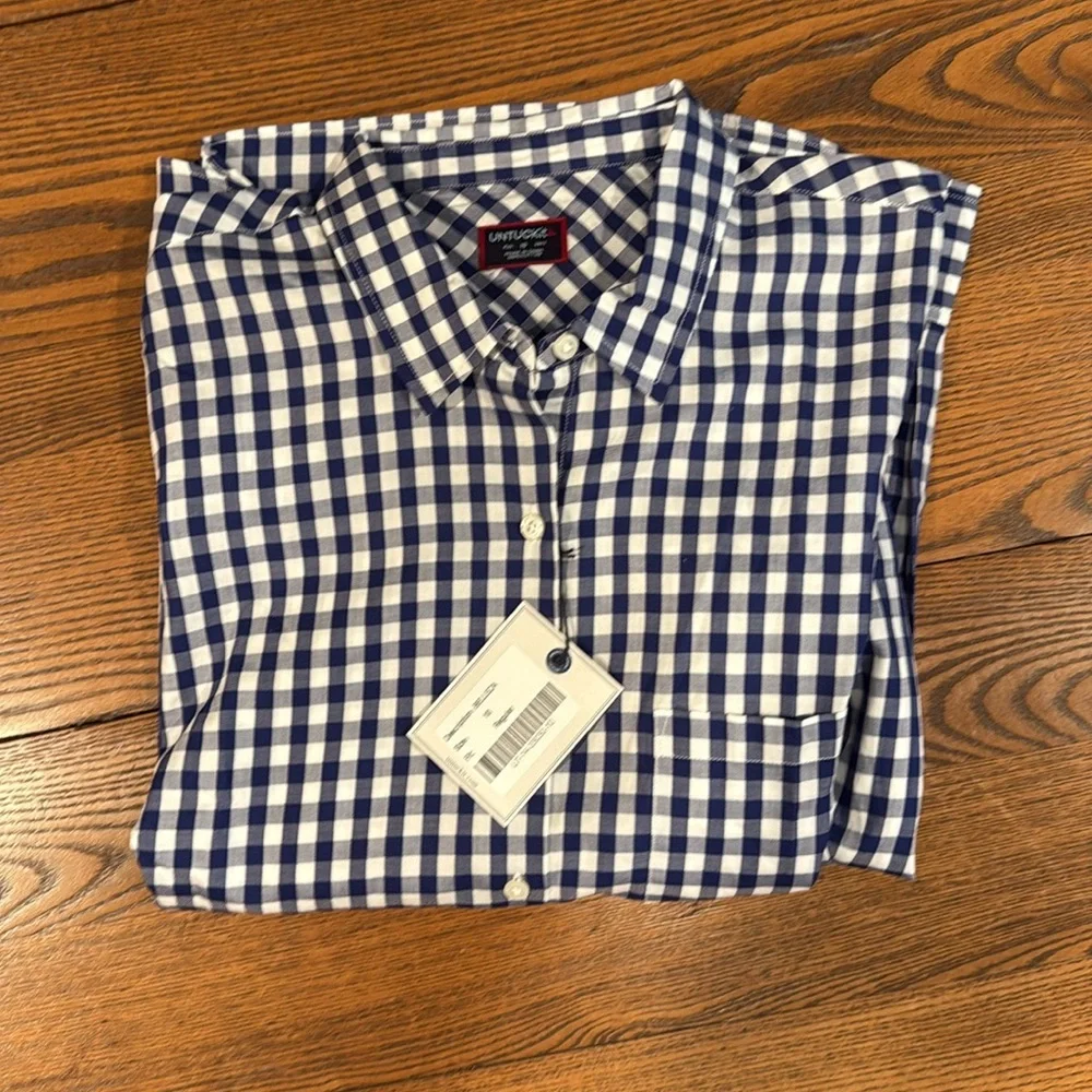 Untuck it Blue and White Casual Button Down Shirt - Picture 2 of 3